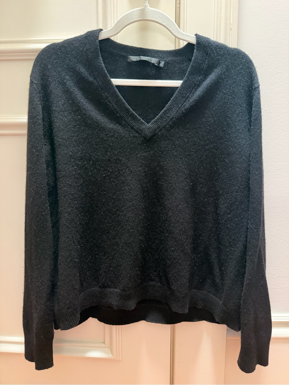 Jenni Kayne Black Flynn V-Neck Cashmere Sweater